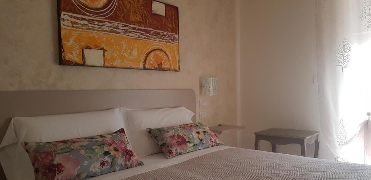 Hotel Margherita Meuble Sirmione Oda fotoğraf