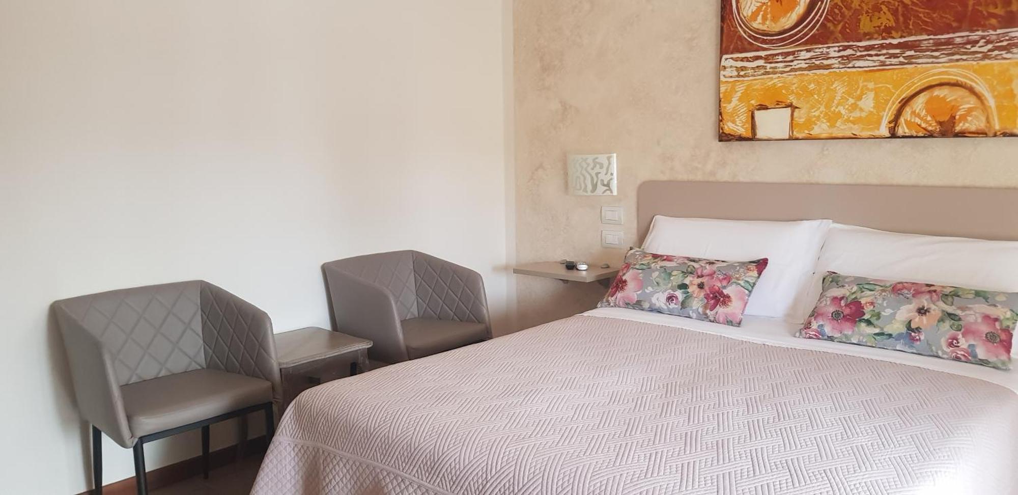 Hotel Margherita Meuble Sirmione Oda fotoğraf