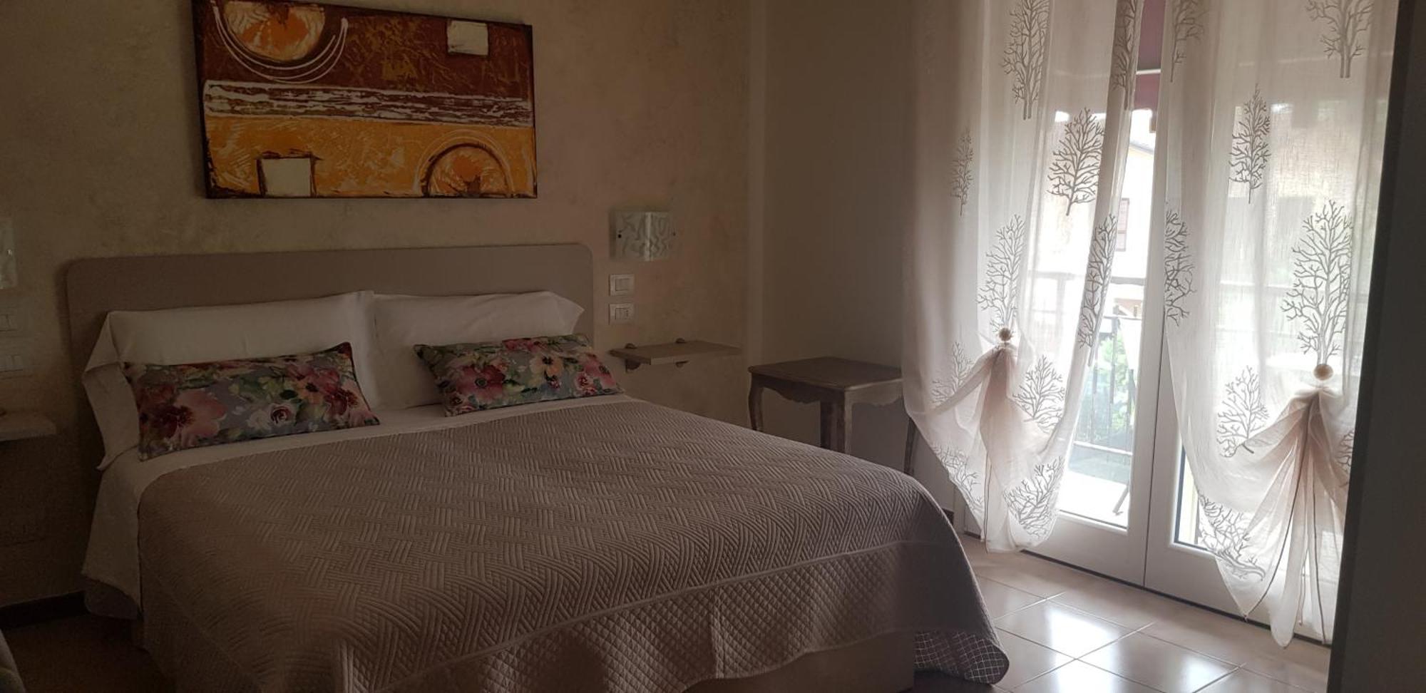 Hotel Margherita Meuble Sirmione Oda fotoğraf