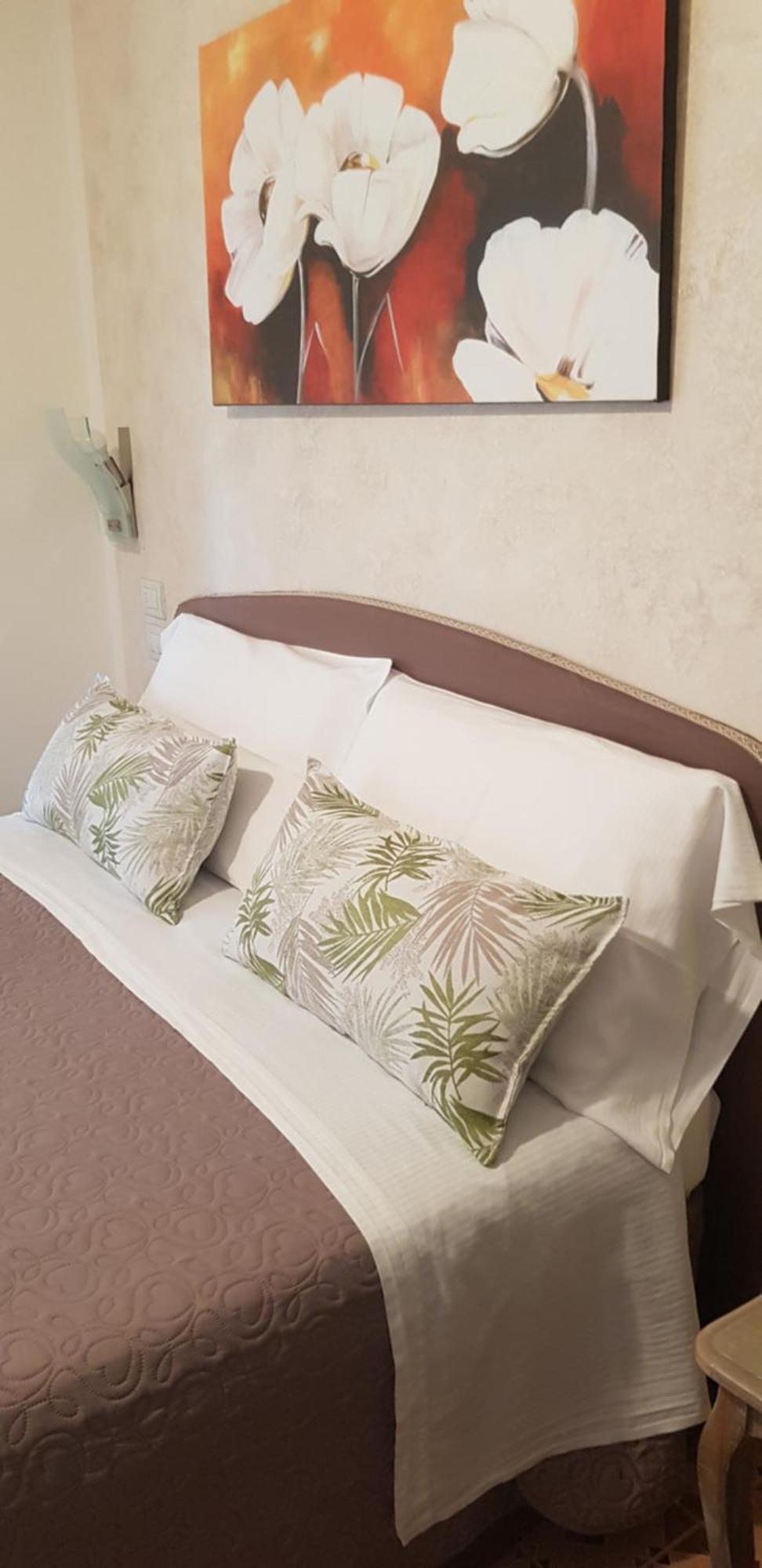 Hotel Margherita Meuble Sirmione Oda fotoğraf