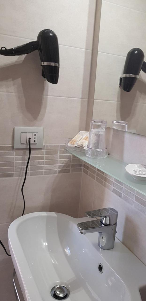 Hotel Margherita Meuble Sirmione Dış mekan fotoğraf