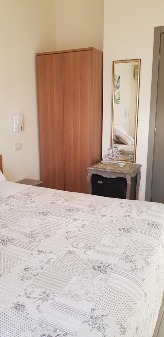 Hotel Margherita Meuble Sirmione Dış mekan fotoğraf